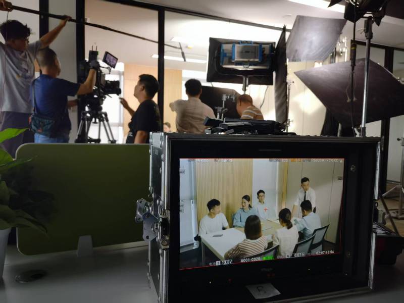 开平市TVC拍摄公司：科技产品视觉化大师，诠释未来感与功能美学